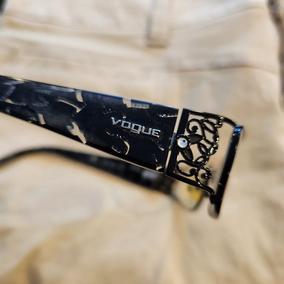 VOGUE VO3661-B 352 Eyeglasses Frames Only 52-16-130 Black Crystal Polish - Picture 4 of 9